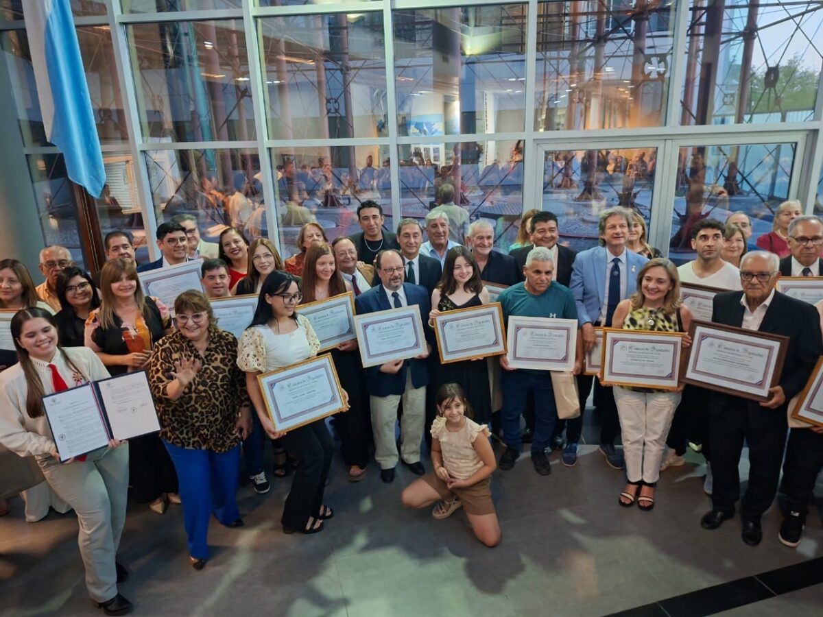 Silva Neder encabezó el cierre institucional 2025 la Legislatura con la entrega de reconocimientos