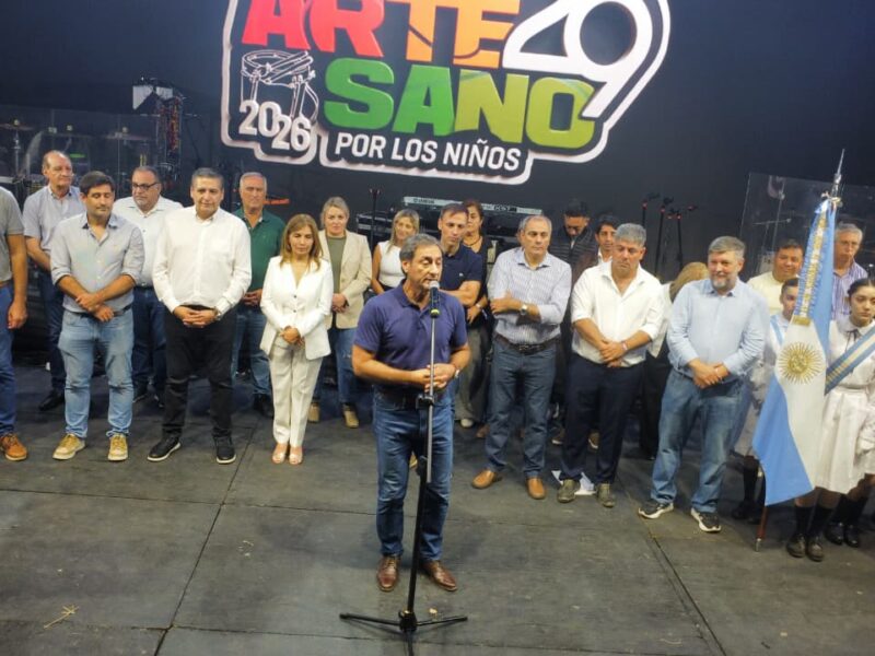 Silva Neder ratificó en el Festival del Artesano el compromiso del Gobierno Provincial con las infancias y la identidad cultural