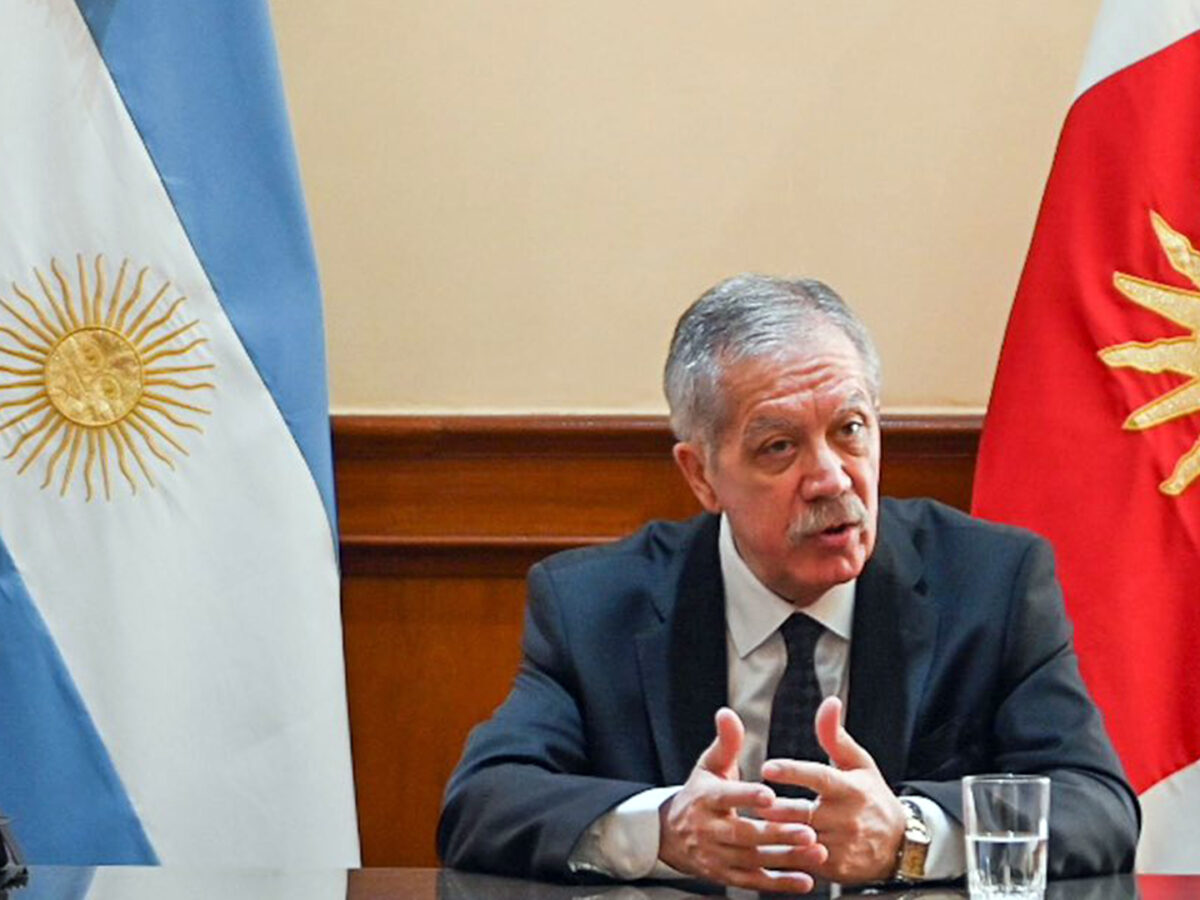 El Gobernador Elías Suárez anunció un aumento salarial del 42,4% y confirmó la continuación de los bonos para la administración pública