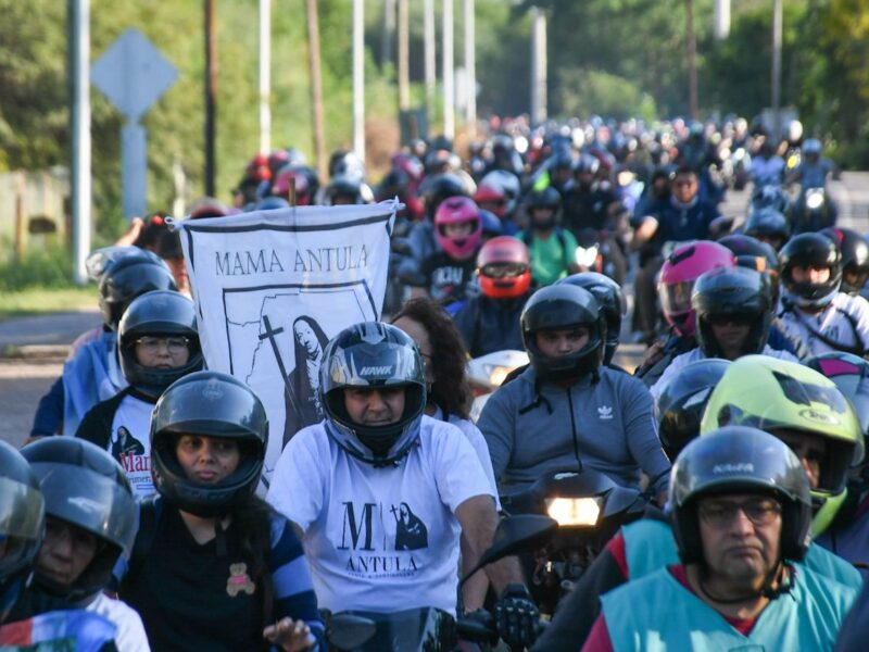 Con gran concurrencia se realizó la caravana y peregrinación a Mama Antula