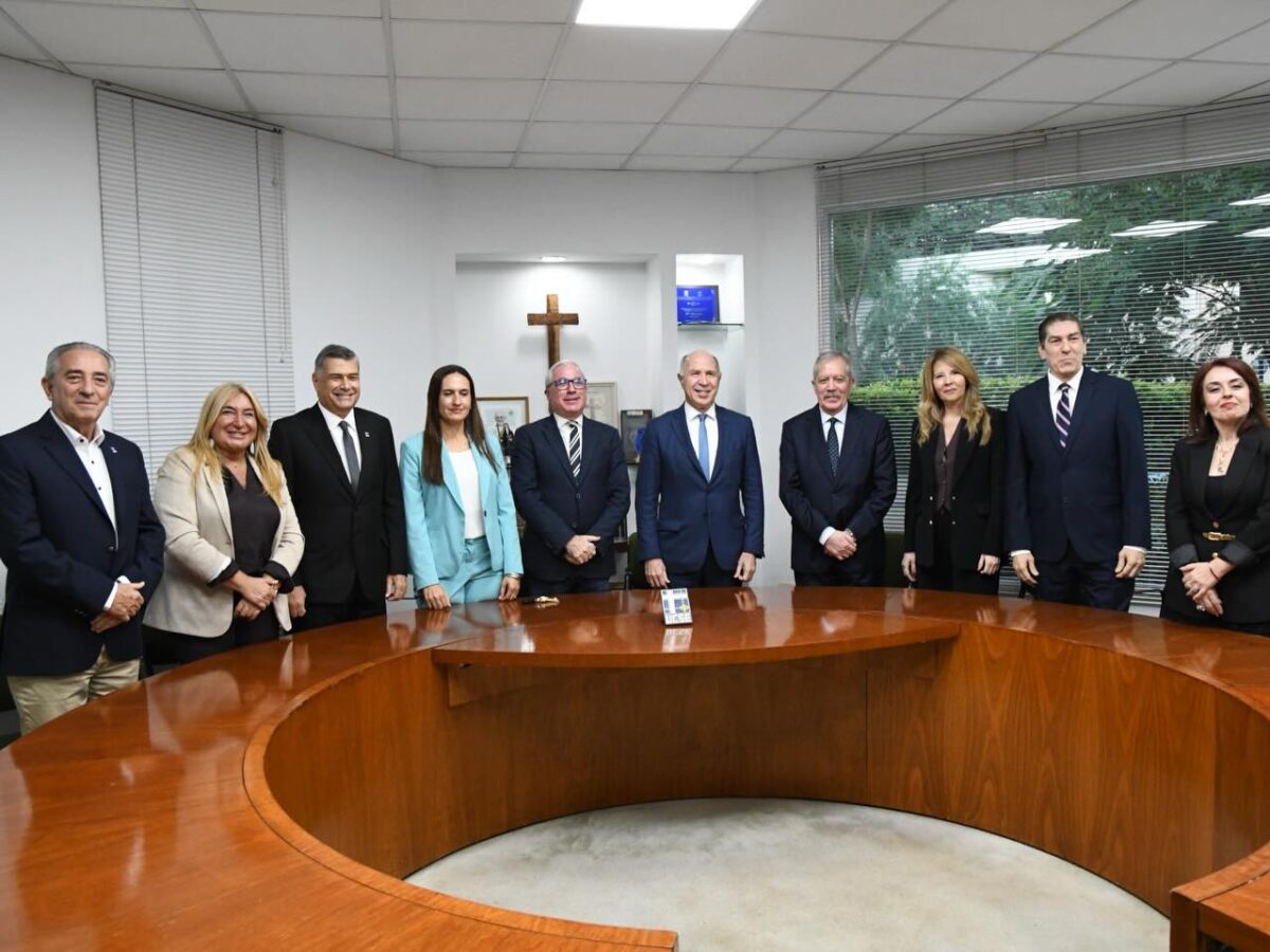 Suárez participó de la presentación del libro del Dr. Ricardo Lorenzetti