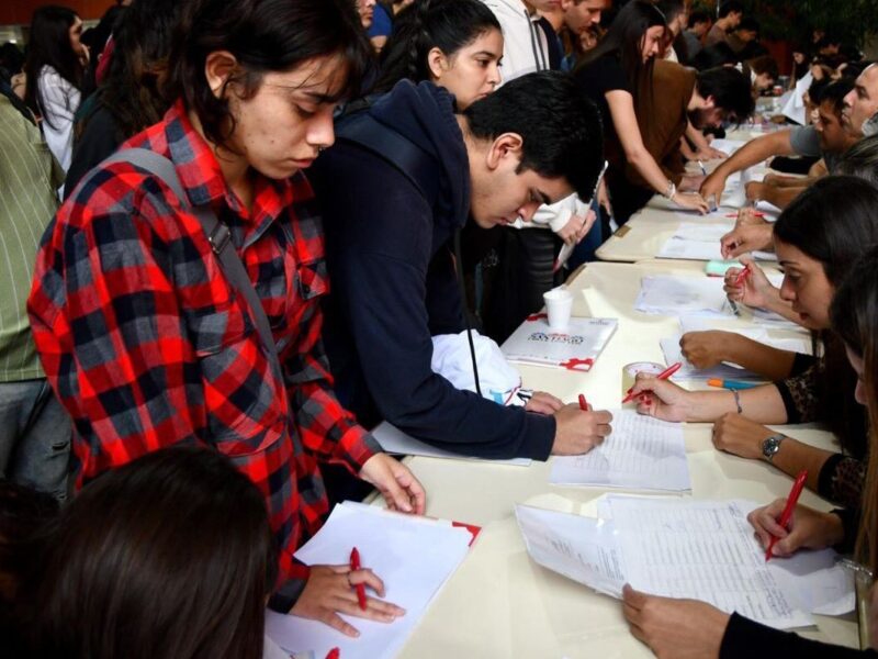 “Santiago Crece con Vos” con más de 4200 jóvenes inscriptos ya transita su primera semana