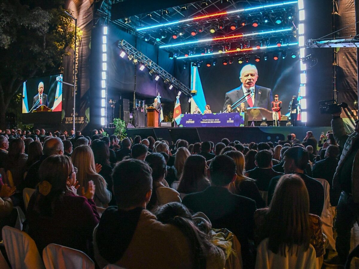 El Gobernador Elías Suárez dejó formalmente abierta la temporada turística invernal  de Las Termas de Río Hondo