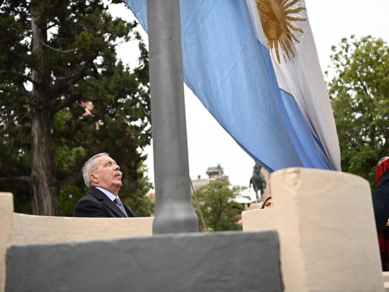 Elías Suárez participó de los actos por el 216° aniversario de la Revolución de Mayo