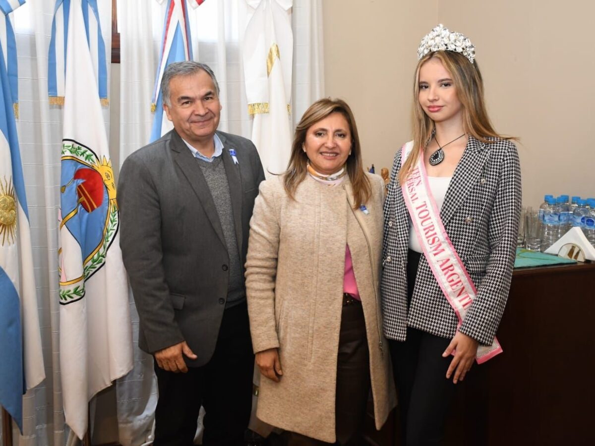 La intendente Fuentes recibió a Tiziana Ingratta quien representará a la Argentina en elcertamen Teen Universal Tourism