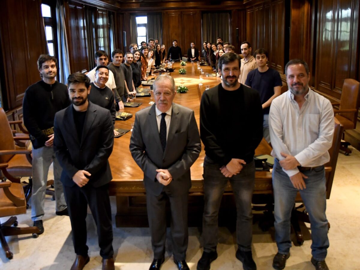 El gobernador Elías Suárez recibió a jóvenes dirigentes políticos de todo el país que visitan Santiago del Estero
