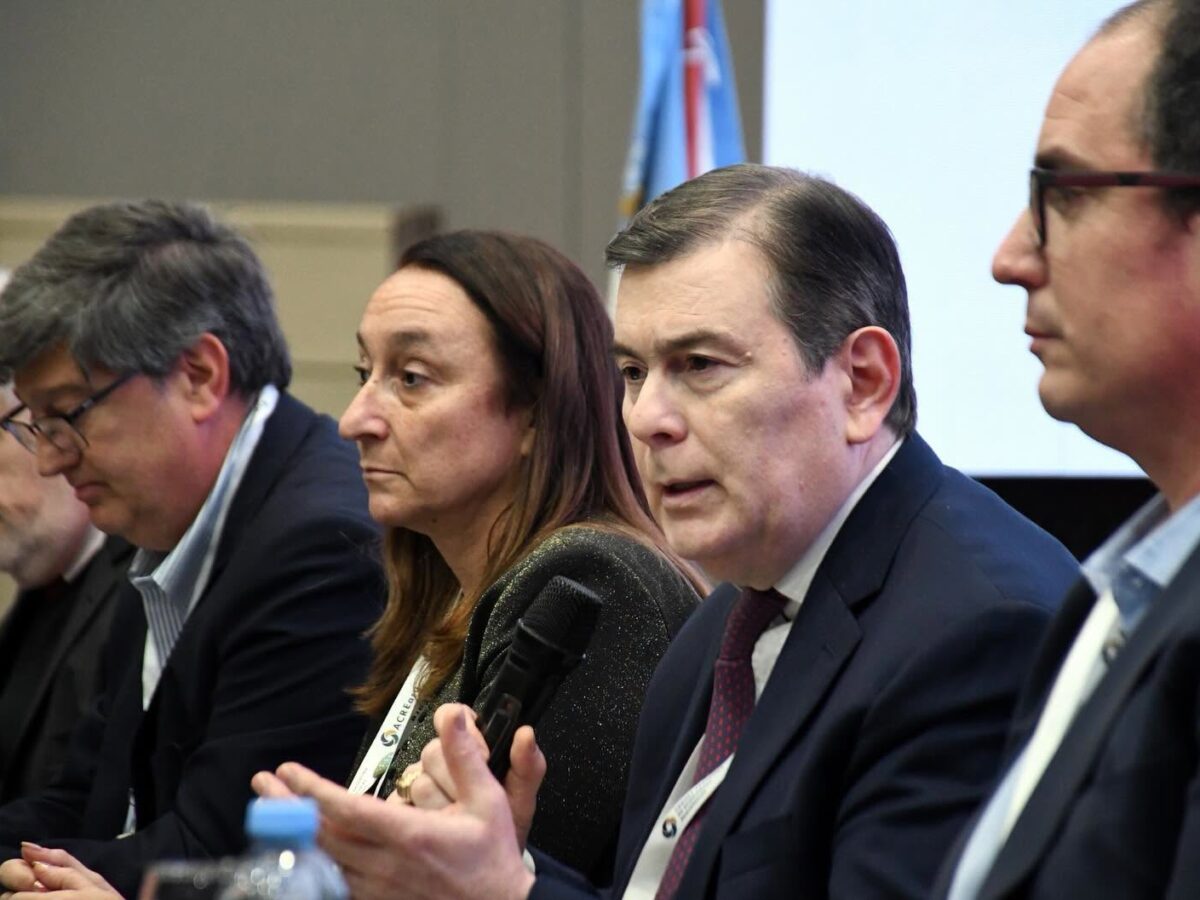 Gerardo Zamora participó del Primer Foro de Economías Regionales realizado en Santiago del Estero