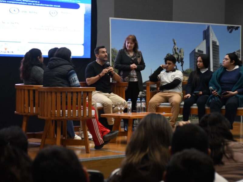 El Mes de la Prevención cerró con una conferencia internacional sobre inteligencia emocional y liderazgo