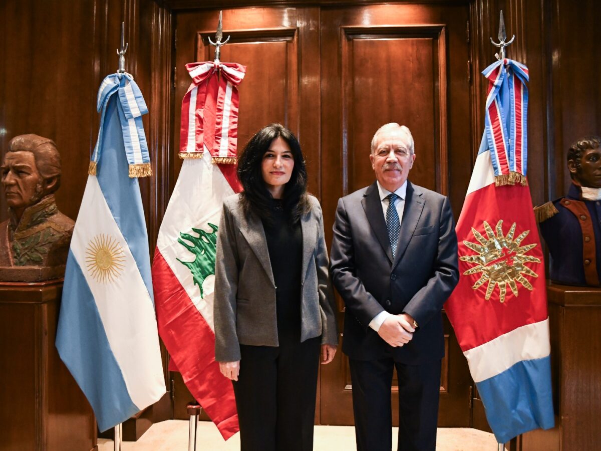 El gobernador Elías Suárez recibió la visita de la embajadora de la República Libanesa