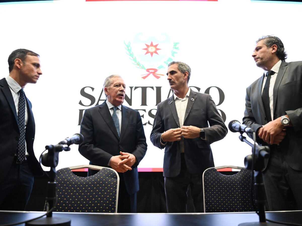 El Gobernador acompañó la presentación de Jetsmart que unirá Santiago y Buenos Aires