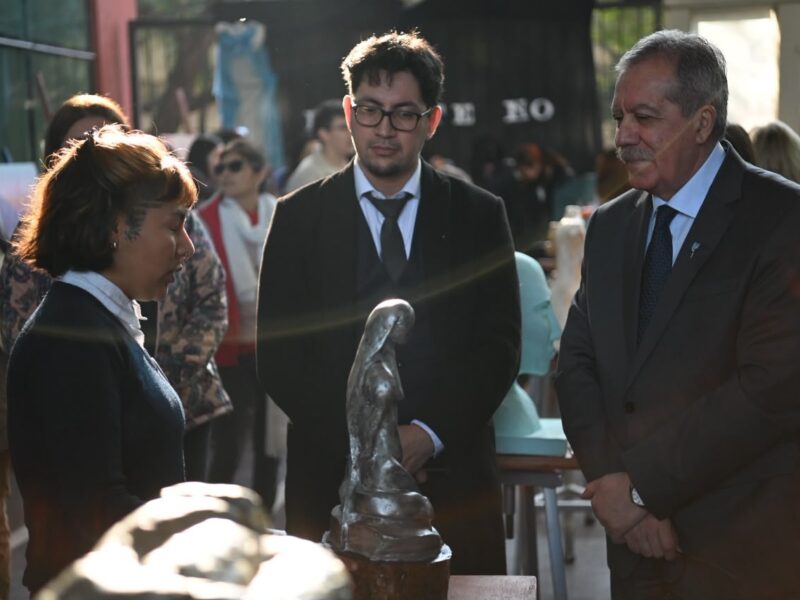 Elías Suárez participó de la apetura de la 1° Muestra Anual del Instituto Superior de Bellas Artes “Juan Yaparí”