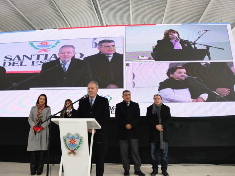 El Gobernador Elías Súarez inauguró en forma simultánea importantes obras en tres instituciones educativas del departamento Banda