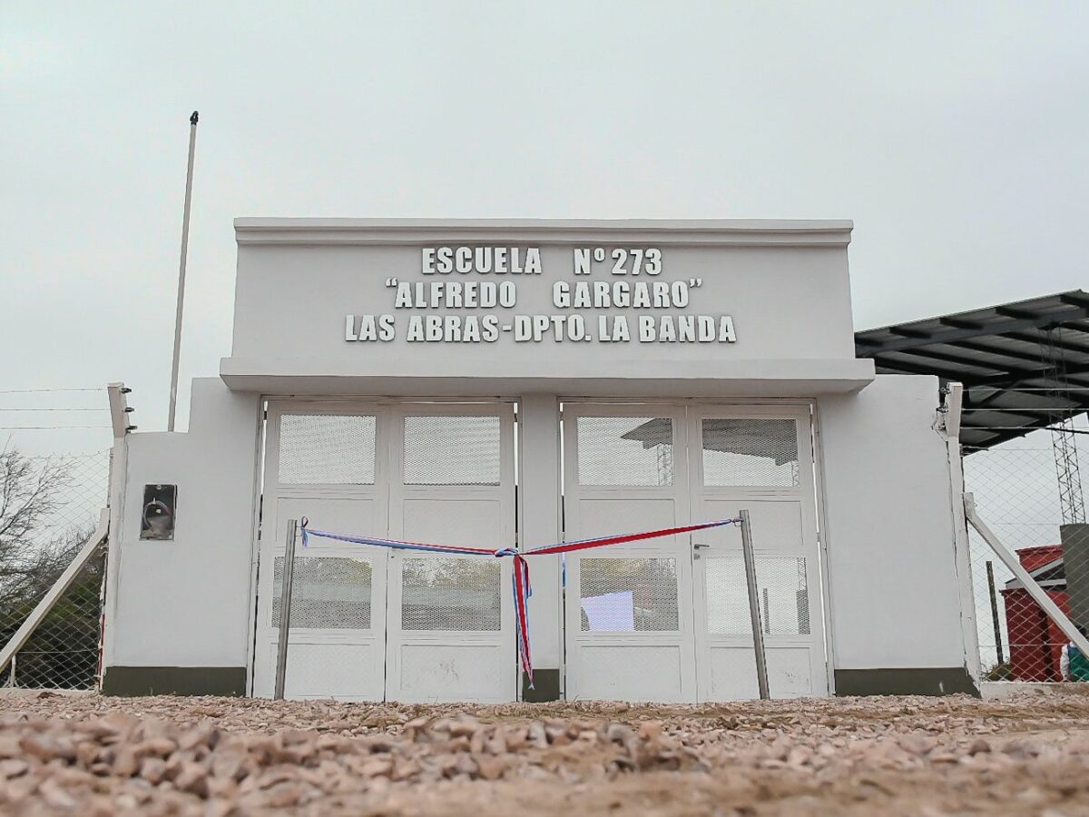 Modernas aulas, conectividad y nuevos espacios: así son las obras educativas inauguradas en el departamento Banda
