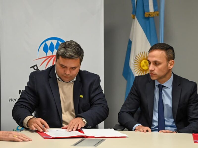 El Gobierno provincial firmó un convenio con el Colegio de Ingenieros Agrónomos para fortalecer las Agencias de Desarrollo Territorial