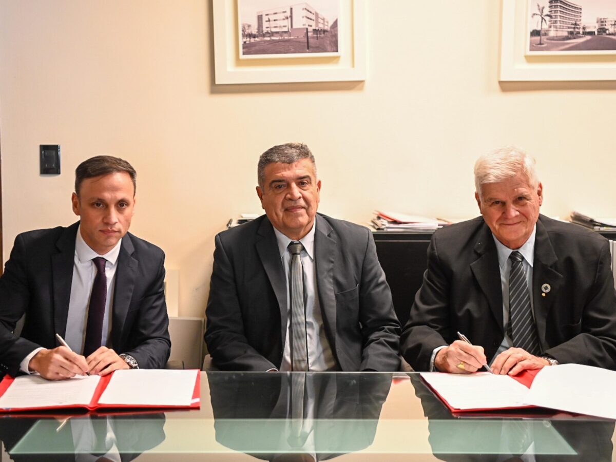 La Provincia y el Consejo Profesional de Ingeniería firmaron un convenio para fortalecer los servicios del agua potable
