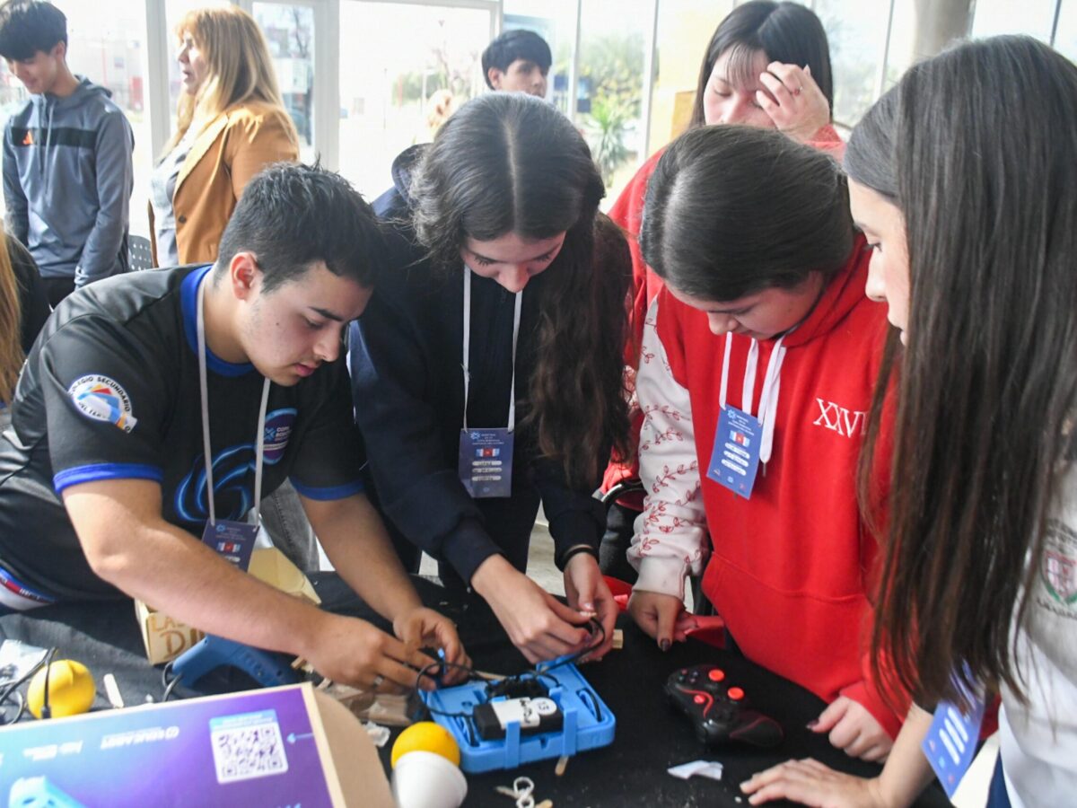 La Copa Robótica Educabot 2026 tuvo su semifinal provincial con 20 equipos