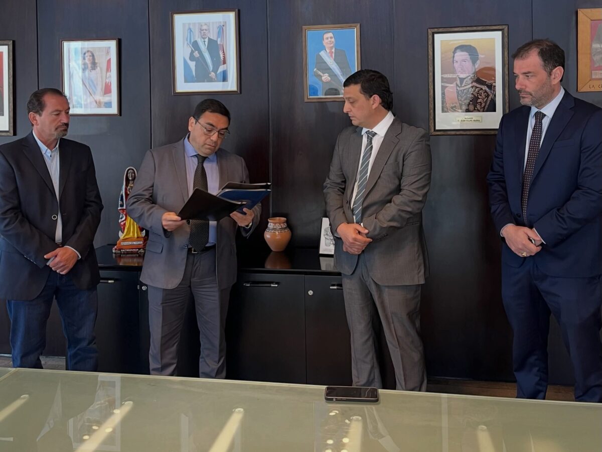 El Ministro de Economía de la Provincia Jorge Murad puso en funciones al Director General de Comercio y al Director del Hipódromo “27 de Abril”