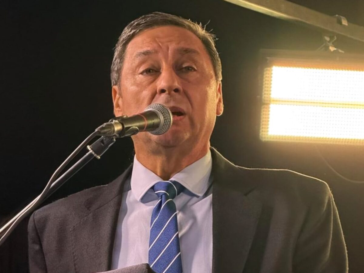 “En Santiago demostramos que la responsabilidad financiera es posible sin abandonar al pueblo”