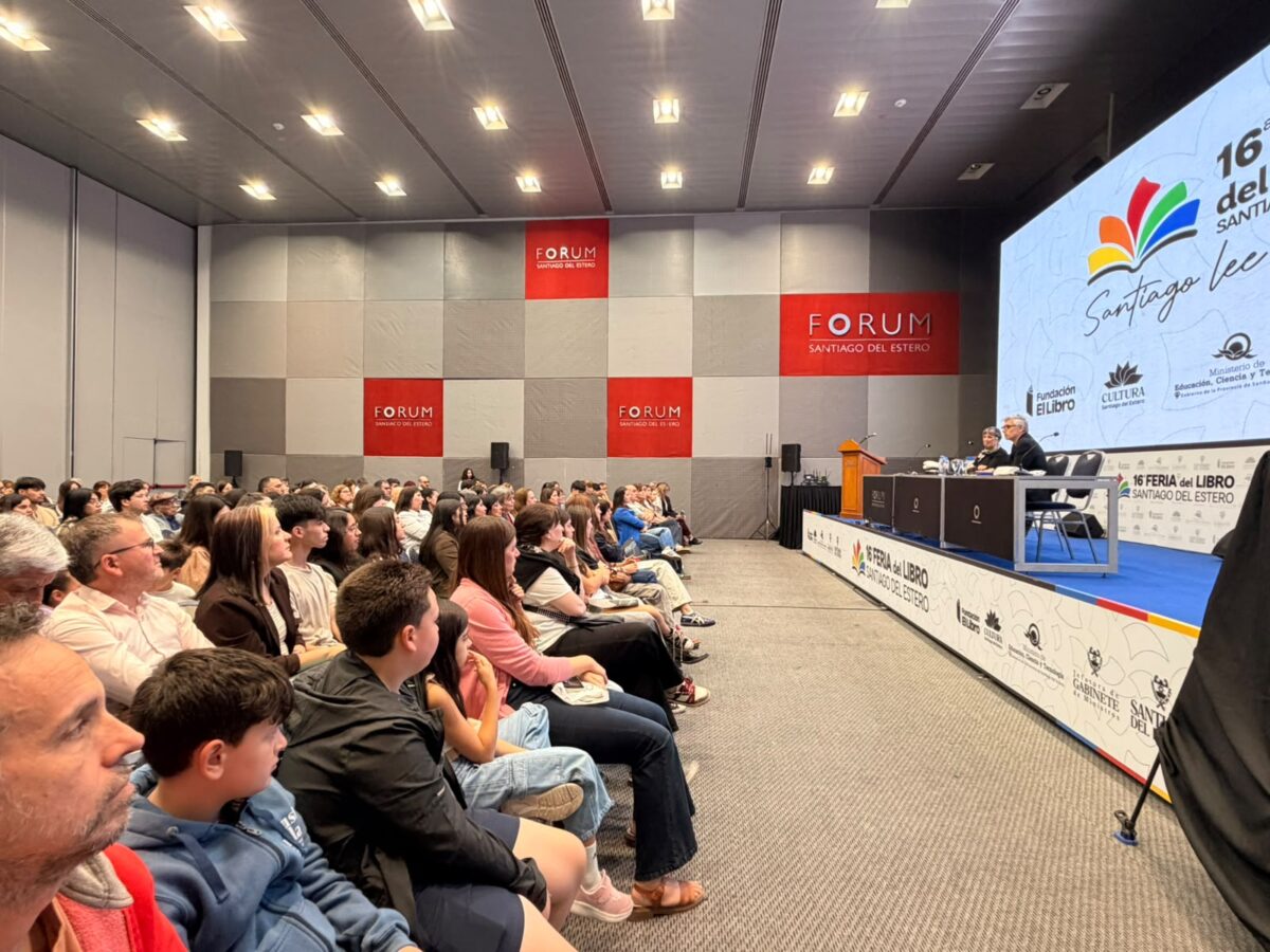 Claudia Piñeiro presentó “El Canto  invisible” en la Feria del Libro