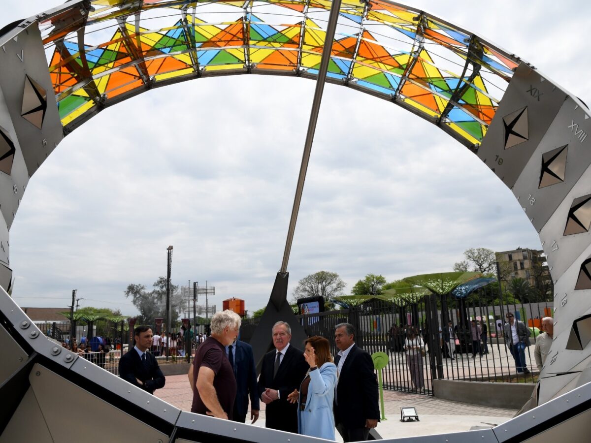 El Gobernador participó de la inauguración de la Plaza de las Ciencias en la ciudad Capital